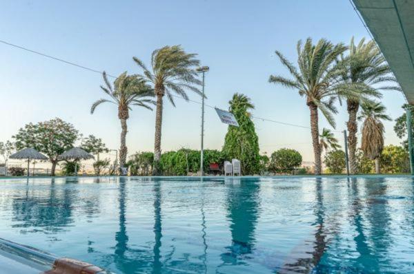 כפר נופש קלי"ה ים המלח Hotel Kalia Exterior photo